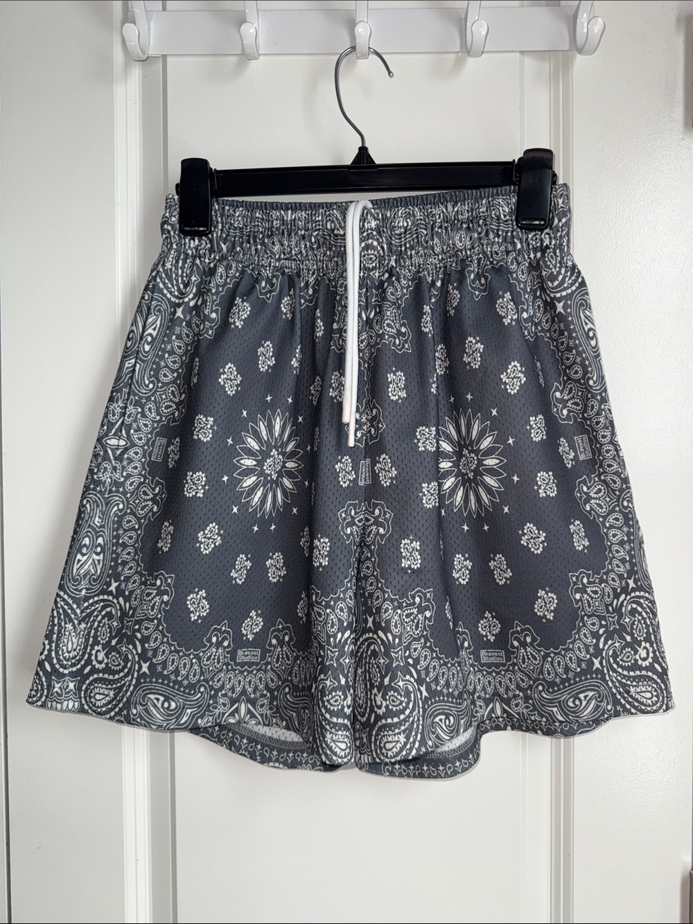 Bravest studio, athletic Paisley Drawstring light weight mesh Shorts size large